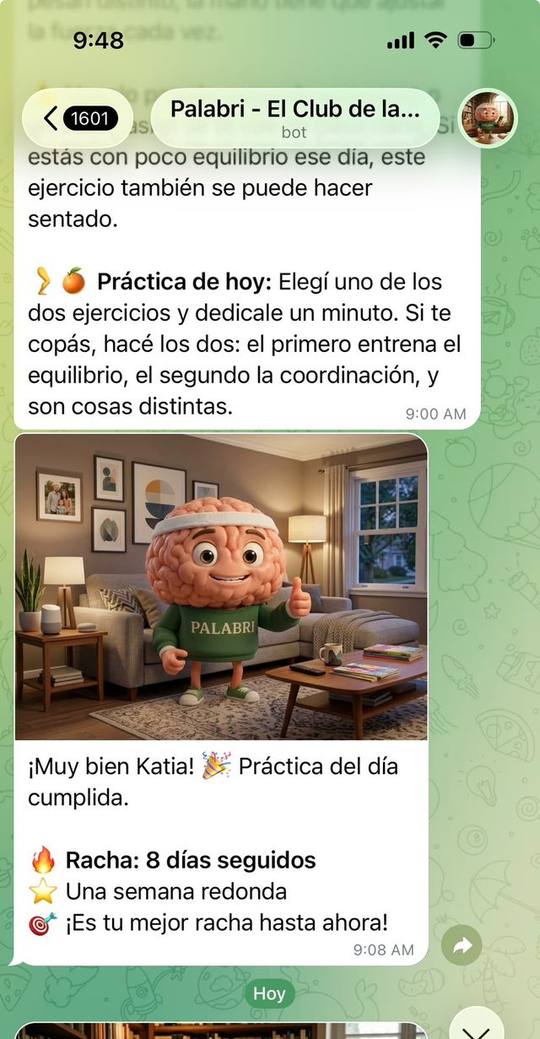 Captura del bot: Palabri felicita por la práctica del día y muestra una racha de 8 días